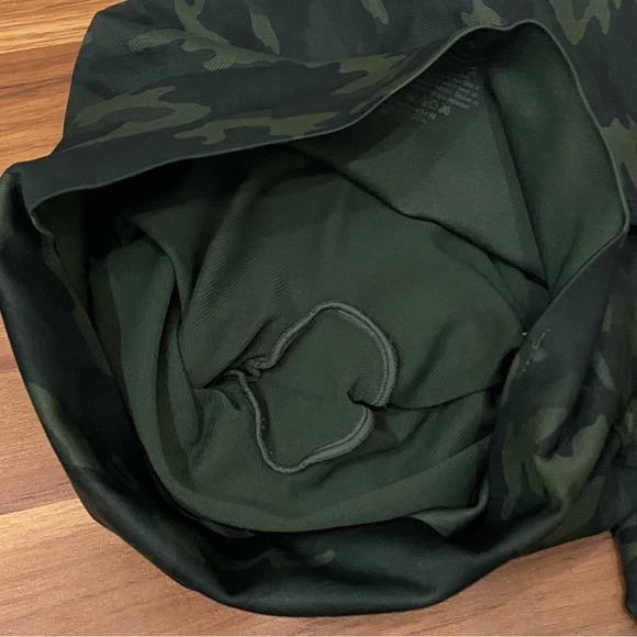 SPANX Green Camo Look At Me Now Seamless Leggings Size L - Picture 9 of 12